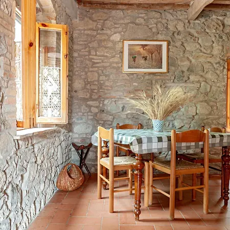 Casale Panoramico Vinombrosa Daire *